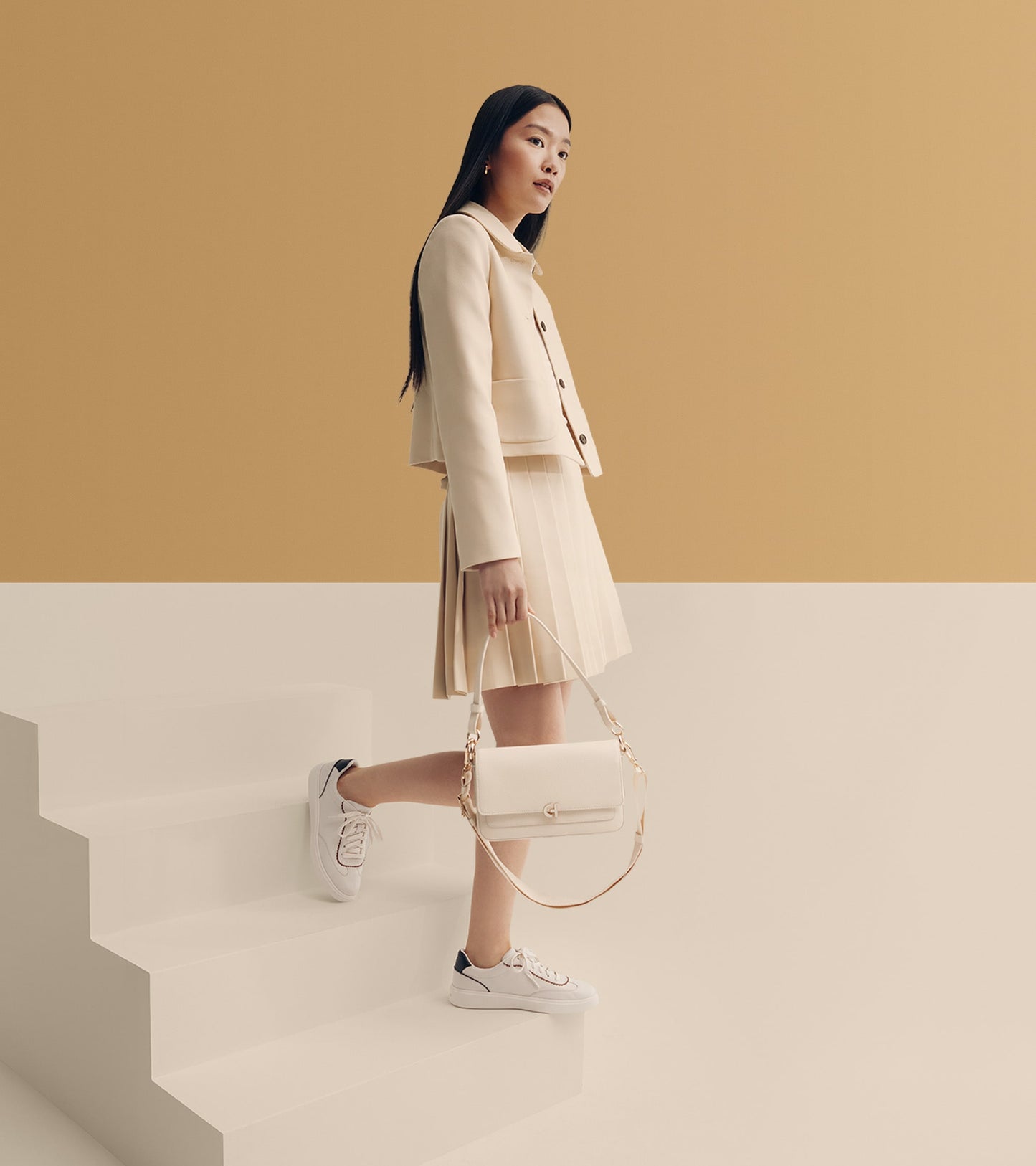 W33613:IVORY LTR/BLACK LTR